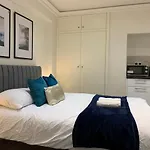 Studio Apartment Lillie Road Central London Sw6